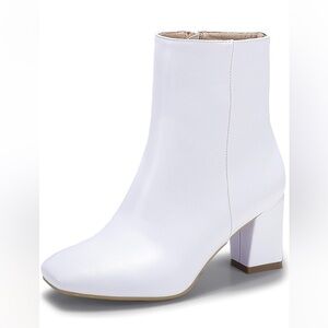 Idifu Minimalist White Block Heel Ankle Boot 7.5